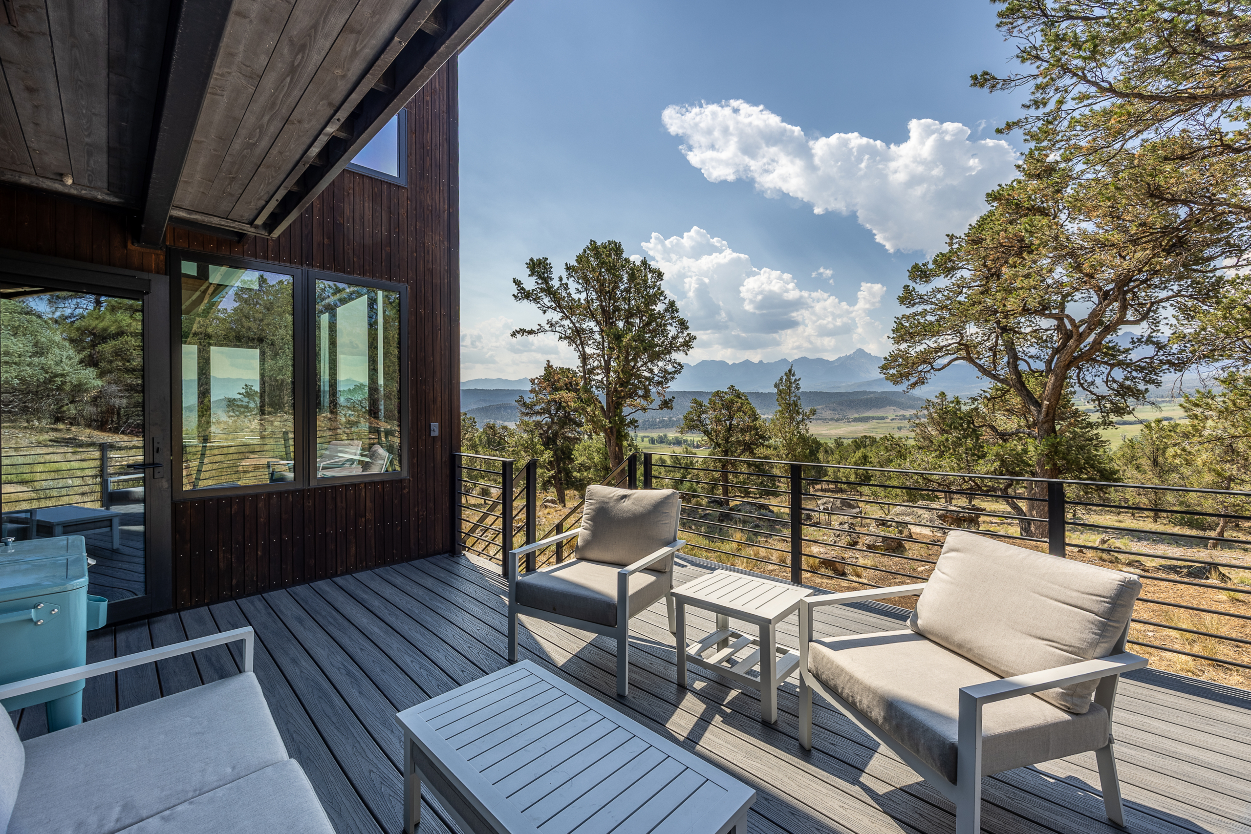 200 Pleasant Valley